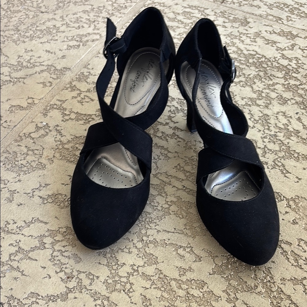 Naturalizer Black Crisscross Heels